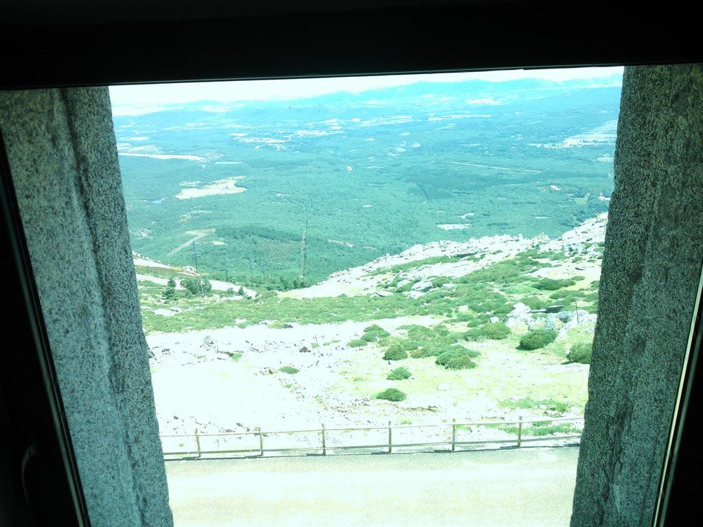 Hospederia Del Santuario De La Pena De Francia Hotell El Cabaco Exteriör bild