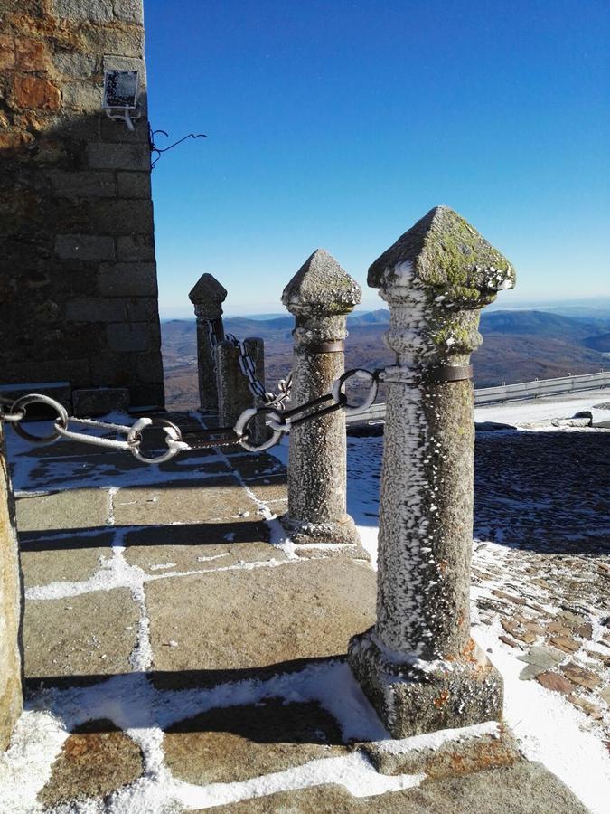 Hospederia Del Santuario De La Pena De Francia Hotell El Cabaco Exteriör bild