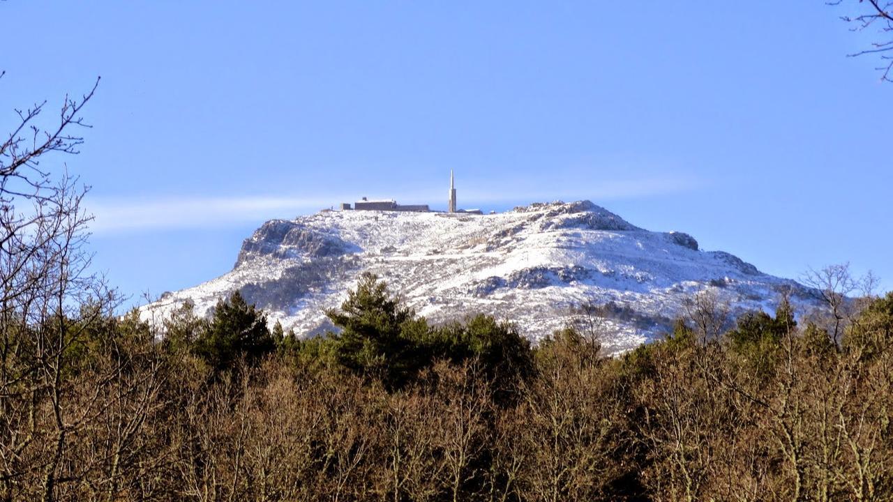 Hospederia Del Santuario De La Pena De Francia Hotell El Cabaco Exteriör bild