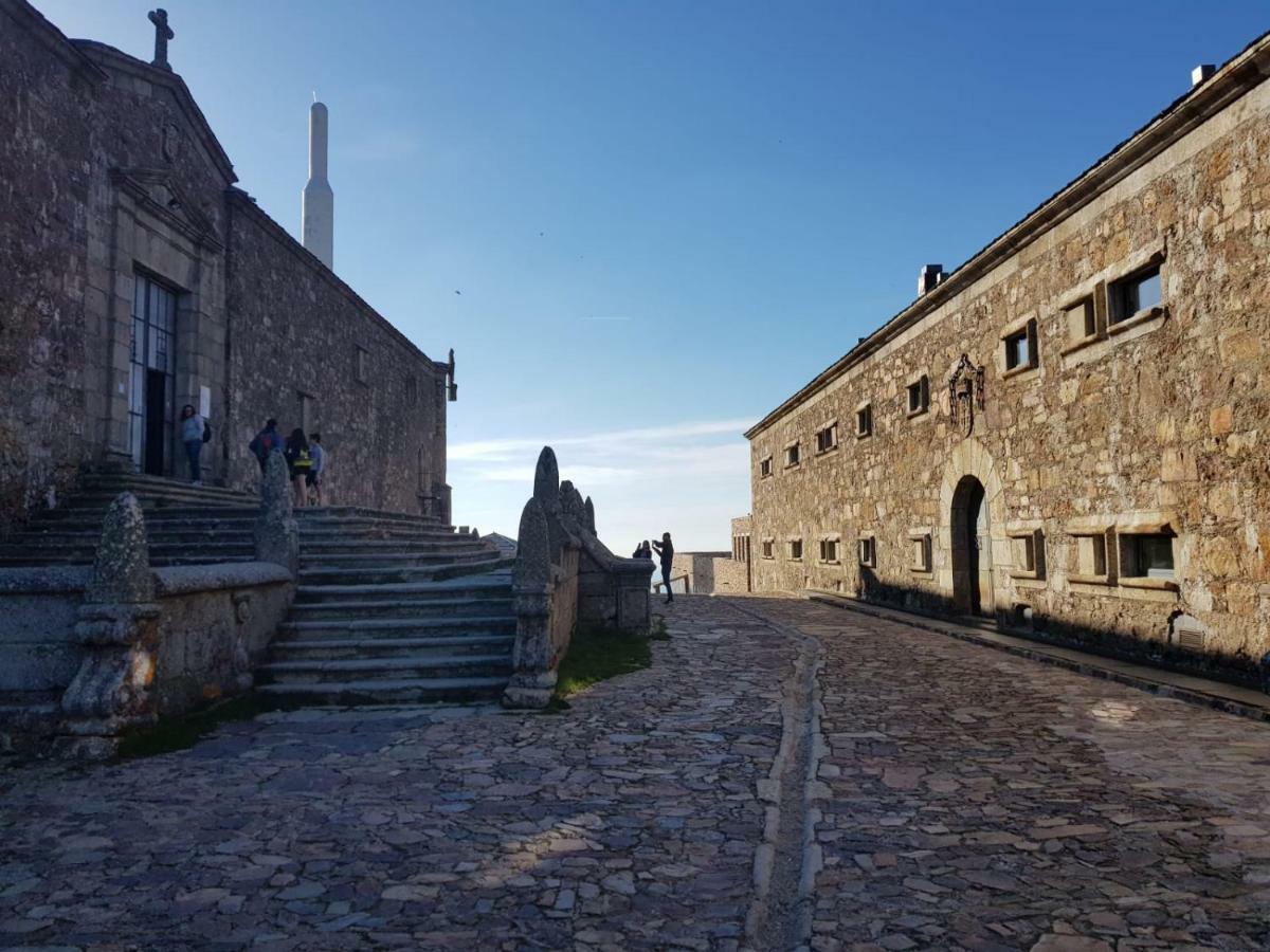 Hospederia Del Santuario De La Pena De Francia Hotell El Cabaco Exteriör bild